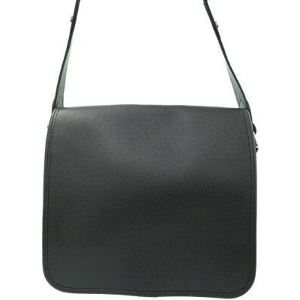 Louis Vuitton Taiga rei Shoulder Bag